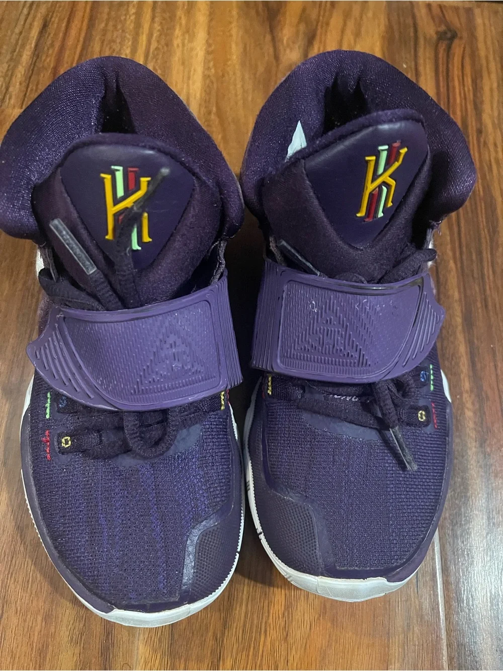 Nike  kyrie 6 Enlightenment Kids Purple High-Top Sneakers with Multicolor Logo